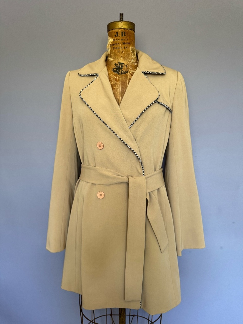 Symmetry Beige Double-Breasted Belted Coat with Houndstooth Silk Trim — Size 8